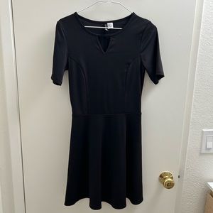 Black short sleeve dress